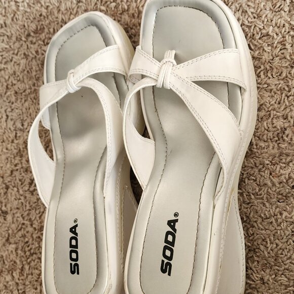 Block wedge flip flop - Picture 1 of 4